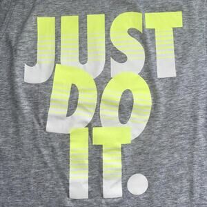 NIKE JUST DO IT WOMENS SIZE M GRAY GRAPHIC SLEEVELESS TANK TOP SHIRT GYM